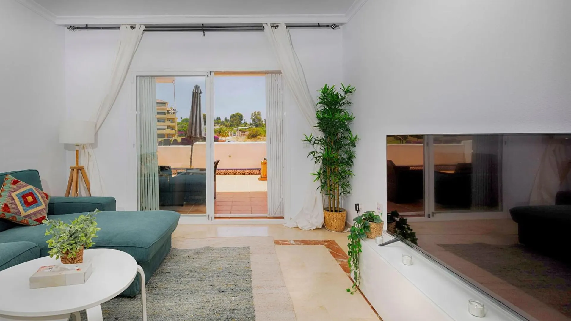 Lunymar Selwo Estepona By La Maison Marbella Rentals Apartment