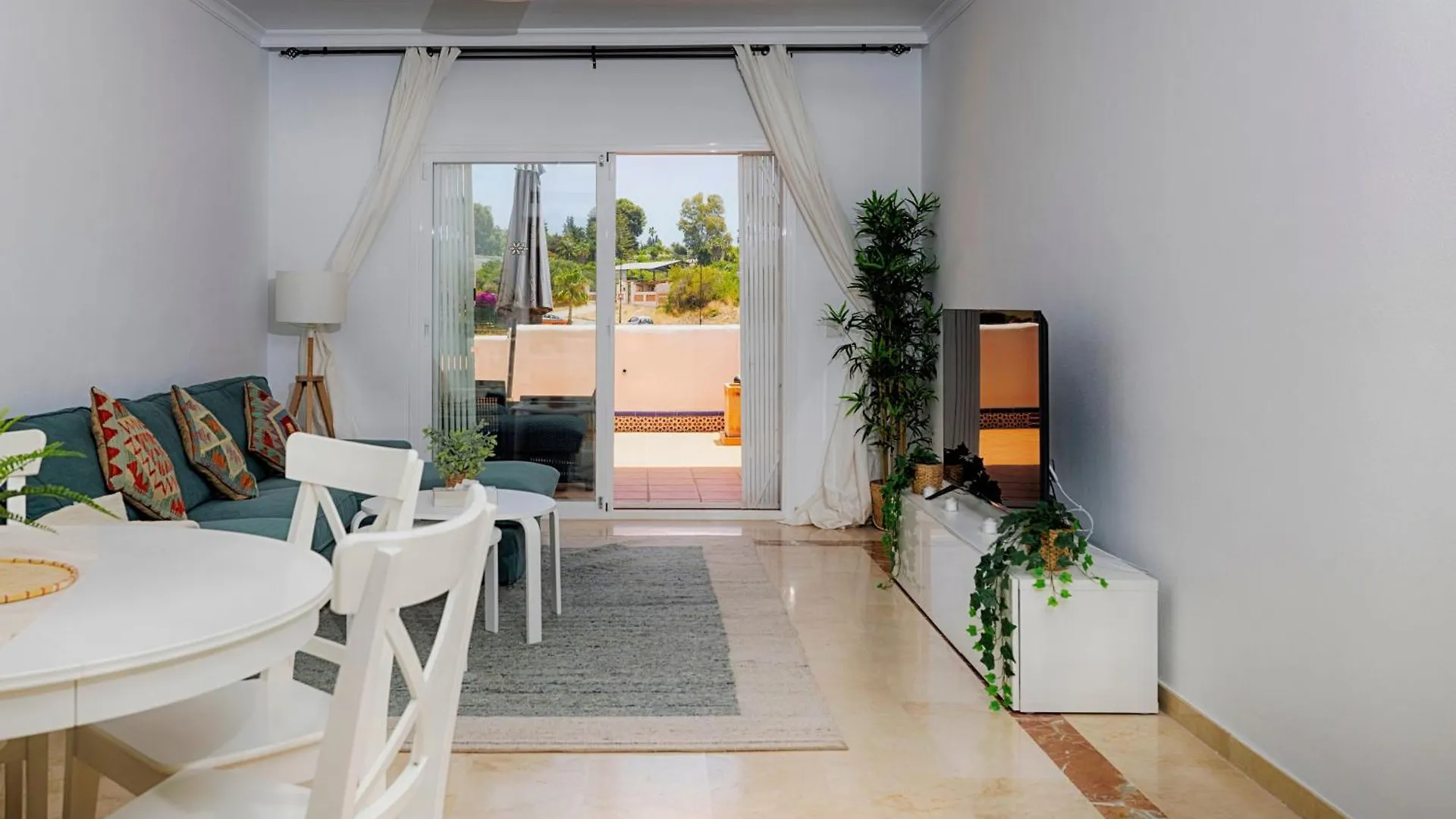 Apartment Lunymar Selwo Estepona By La Maison Marbella Rentals