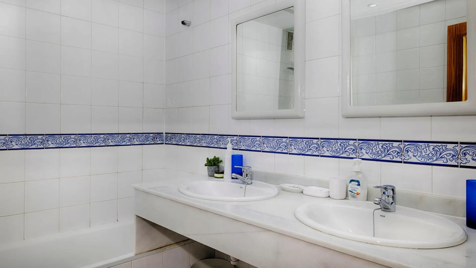 Lunymar Selwo Estepona By La Maison Marbella Rentals Spain