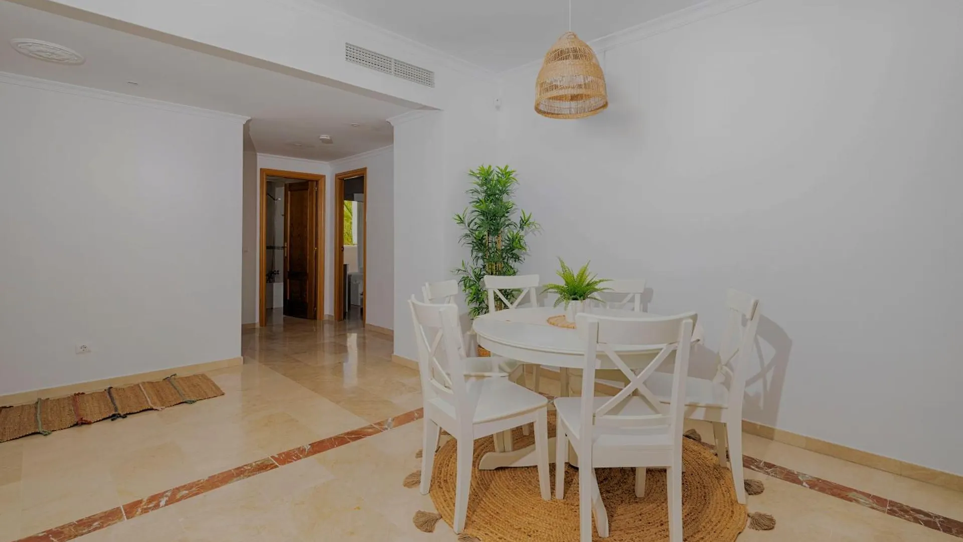 Apartment Lunymar Selwo Estepona By La Maison Marbella Rentals