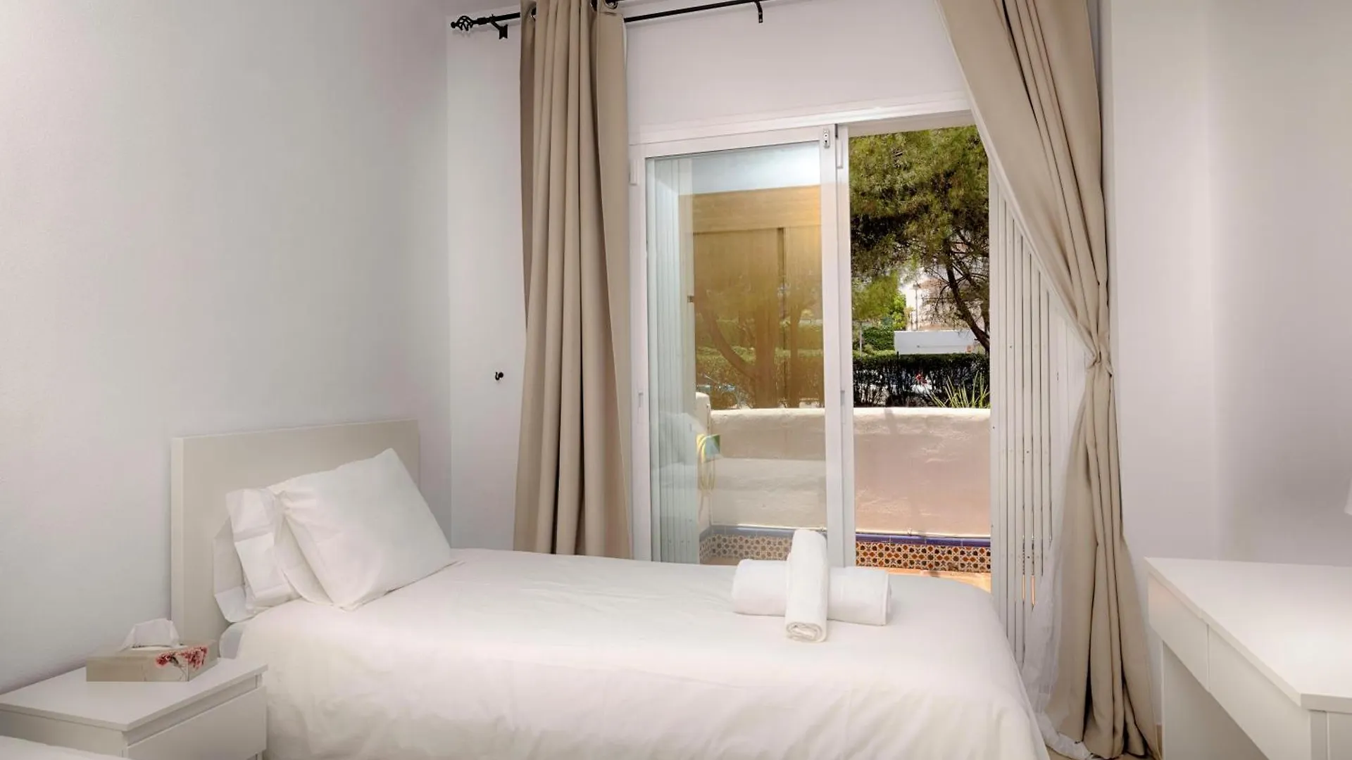 Lunymar Selwo Estepona By La Maison Marbella Rentals Apartment