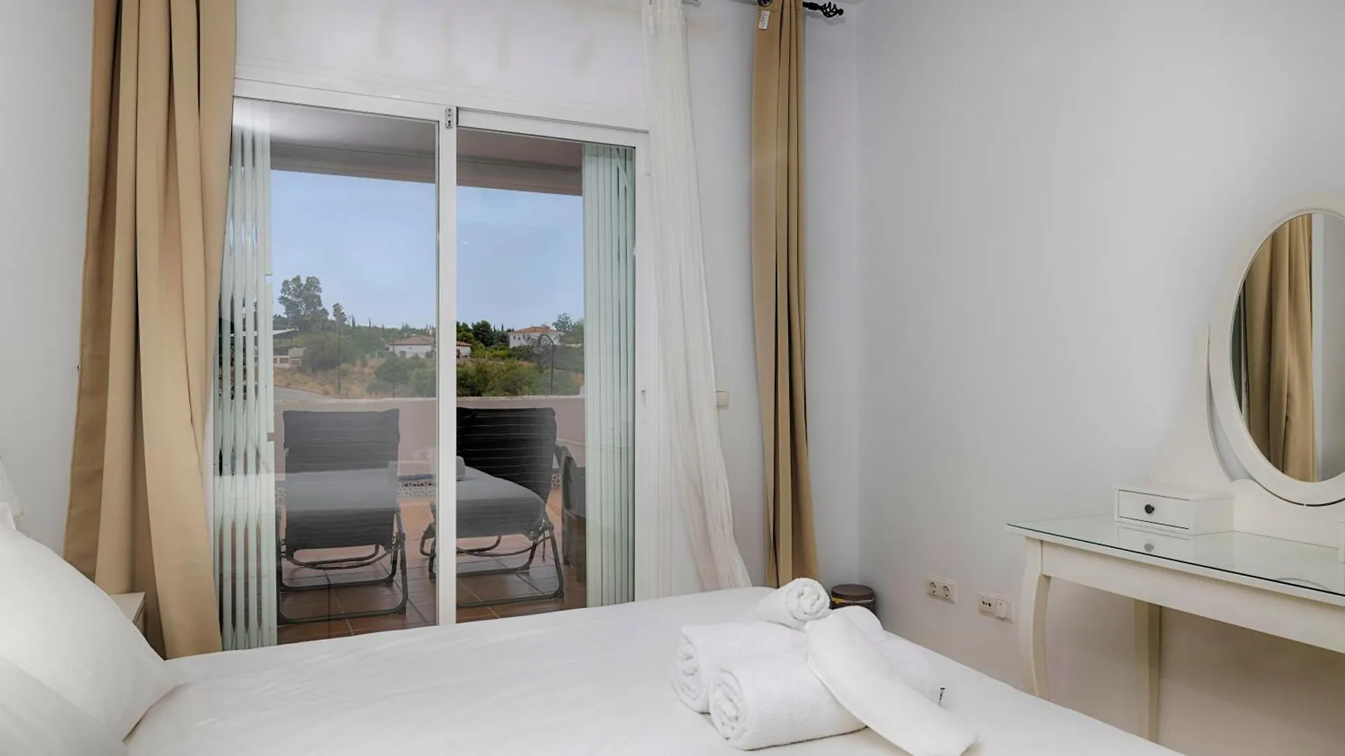 Apartment Lunymar Selwo Estepona By La Maison Marbella Rentals Spain