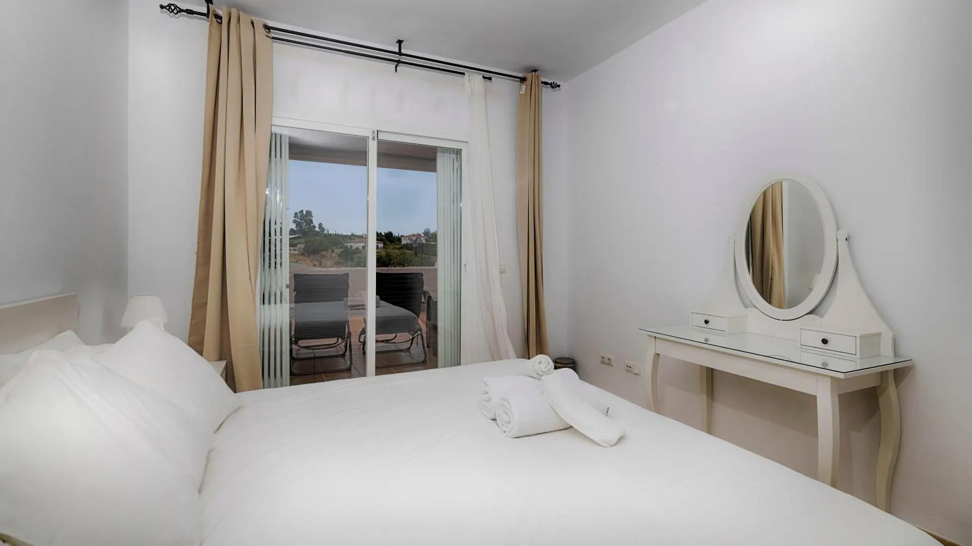 Lunymar Selwo Estepona By La Maison Marbella Rentals Apartment